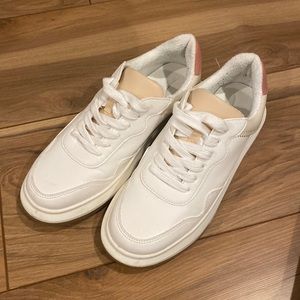 Womens Flora Sneakers